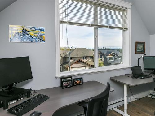 2685 Rydal Ave, Cumberland, BC - Indoor Photo Showing Office