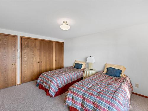 187 Quarry Dr, Salt Spring, BC - Indoor Photo Showing Bedroom