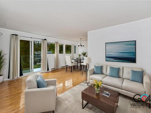 542 Carnation Pl, Saanich, BC - Indoor Photo Showing Living Room