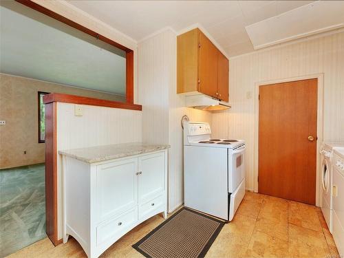 8705 Aldous Terr, North Saanich, BC - Indoor Photo Showing Laundry Room