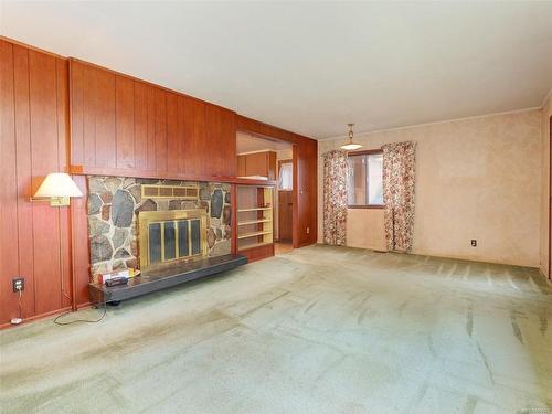 8705 Aldous Terr, North Saanich, BC - Indoor With Fireplace