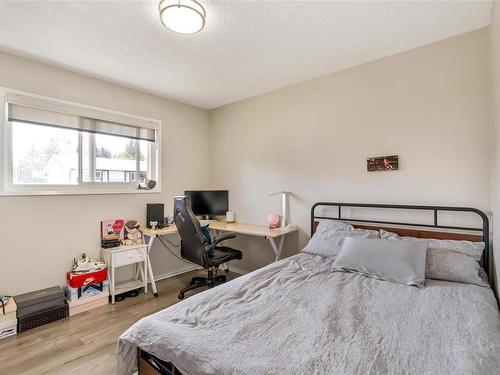1624 Hybury Pl, Saanich, BC - Indoor Photo Showing Bedroom