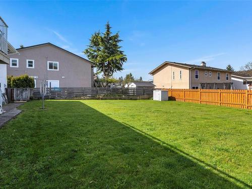 1624 Hybury Pl, Saanich, BC - Outdoor With Backyard With Exterior