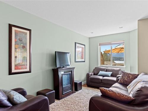 3-9624 Lakeshore Rd, Port Alberni, BC - Indoor Photo Showing Living Room