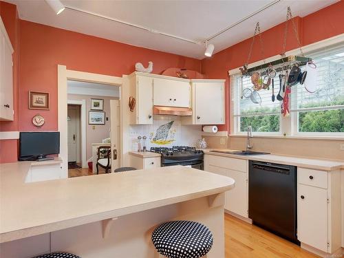 455 Victoria Ave, Oak Bay, BC - Indoor Photo Showing Kitchen