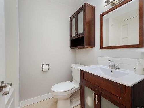 2308 Sooke Rd, Colwood, BC - Indoor Photo Showing Bathroom