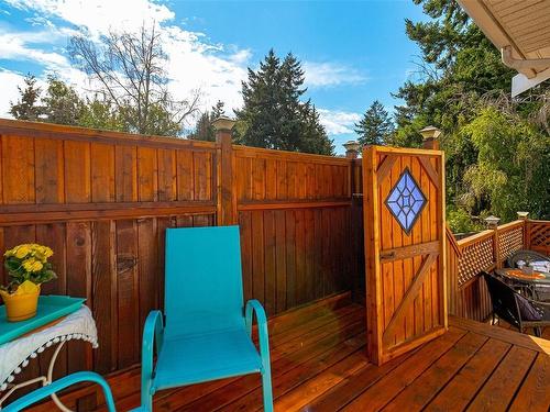 9559 Lapwing Pl, Sidney, BC - Outdoor