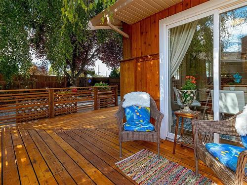 9559 Lapwing Pl, Sidney, BC - Outdoor With Deck Patio Veranda