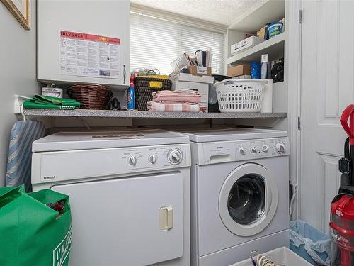9559 Lapwing Pl, Sidney, BC - Indoor Photo Showing Laundry Room