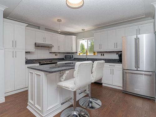 9559 Lapwing Pl, Sidney, BC - Indoor Photo Showing Kitchen