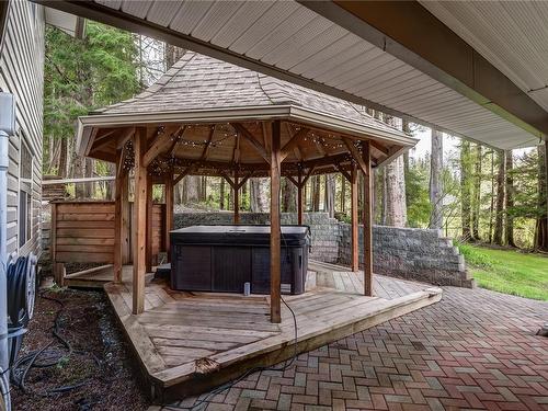 701 Nimpkish Heights Rd, Hyde Creek, BC - Outdoor With Deck Patio Veranda With Exterior