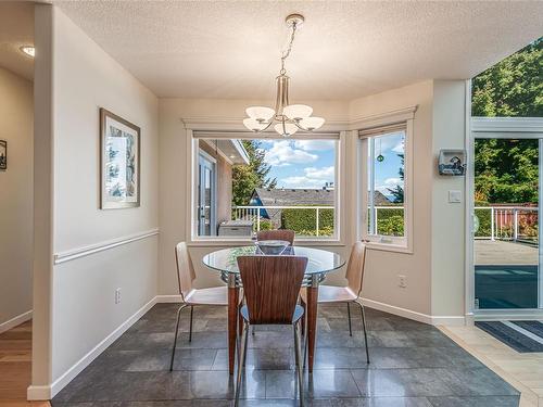 3285 Dolphin Dr, Nanoose Bay, BC - Indoor Photo Showing Dining Room