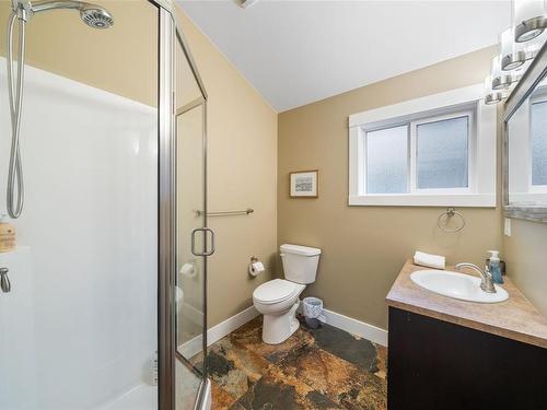 3818 Trailhead Dr, Sooke, BC - Indoor Photo Showing Bathroom