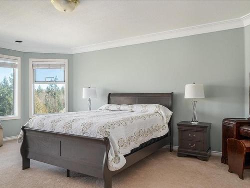 445 Fourneau Way, Parksville, BC - Indoor Photo Showing Bedroom