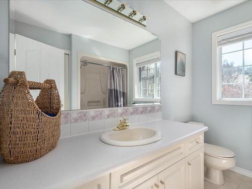 445 Fourneau Way, Parksville, BC - Indoor Photo Showing Bathroom