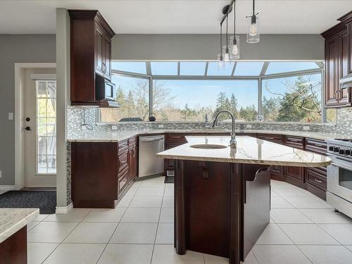 445 Fourneau Way, Parksville, BC - Indoor Photo Showing Kitchen With Upgraded Kitchen