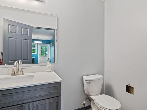 2325 Strathcona Cres, Comox, BC - Indoor Photo Showing Bathroom