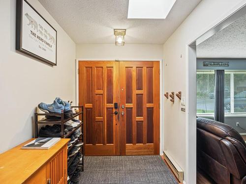 2325 Strathcona Cres, Comox, BC - Indoor Photo Showing Other Room