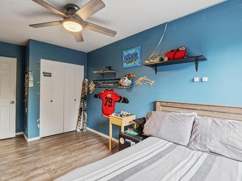 2325 Strathcona Cres, Comox, BC - Indoor Photo Showing Bedroom