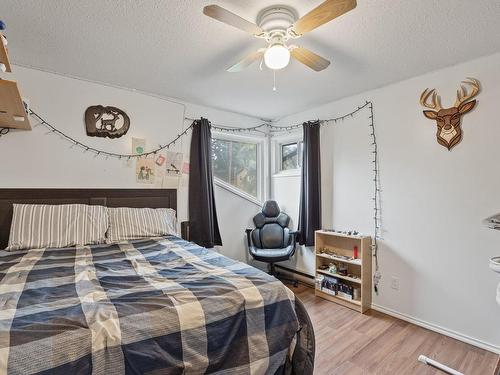 2325 Strathcona Cres, Comox, BC - Indoor Photo Showing Bedroom