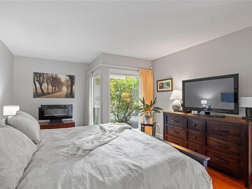 1150 Lee Rd, Parksville, BC - Indoor Photo Showing Bedroom