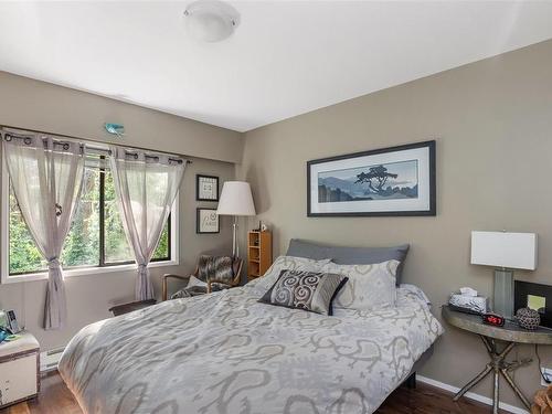 1075 Quailwood Pl, Saanich, BC - Indoor Photo Showing Bedroom