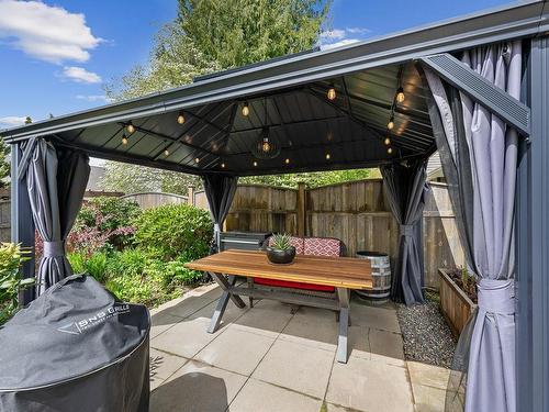 2339 Suffolk Cres, Courtenay, BC - Outdoor With Deck Patio Veranda With Exterior