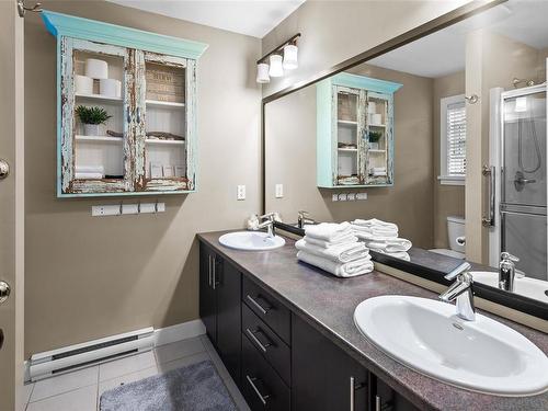 974 Tayberry Terr, Langford, BC - Indoor Photo Showing Bathroom