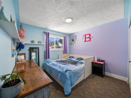 212 Cowichan Ave East, Lake Cowichan, BC - Indoor Photo Showing Bedroom