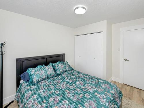 206-231 Mckinstry Rd, Duncan, BC - Indoor Photo Showing Bedroom