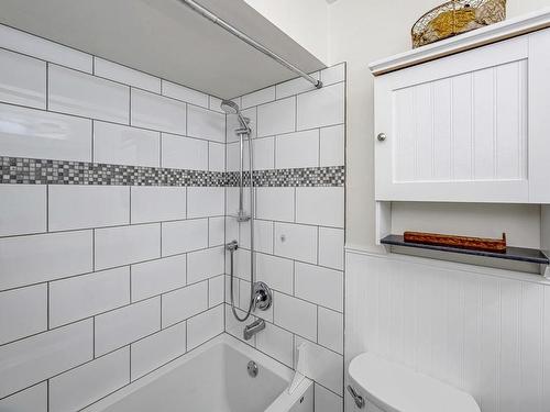 206-231 Mckinstry Rd, Duncan, BC - Indoor Photo Showing Bathroom