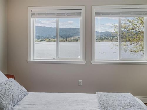 5803 Quarry Cres, Nanaimo, BC - Indoor Photo Showing Bedroom
