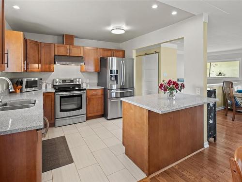 3973 Oakwood St, Saanich, BC - Indoor Photo Showing Kitchen With Stainless Steel Kitchen With Double Sink