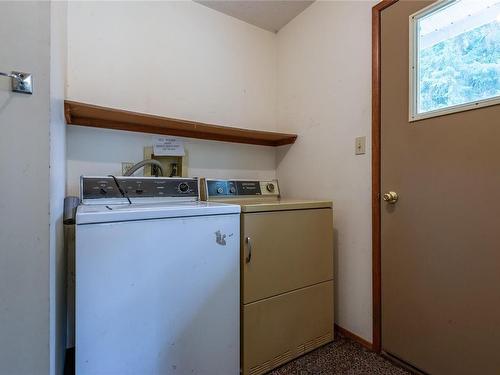 4228 Enquist Rd, Campbell River, BC - Indoor Photo Showing Laundry Room