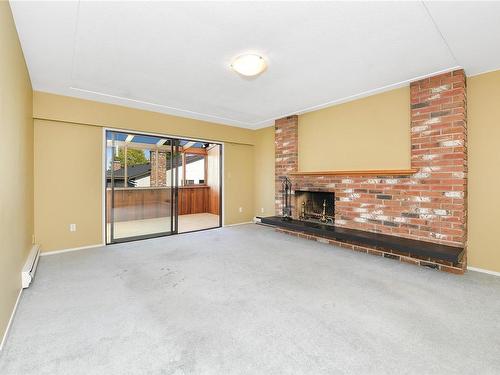 206-3160 Irma St, Victoria, BC - Indoor With Fireplace