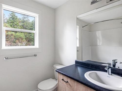 817 Tomack Loop, Langford, BC - Indoor Photo Showing Bathroom