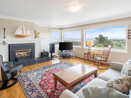 1357/1359 Bond St, Victoria, BC - Indoor Photo Showing Living Room With Fireplace