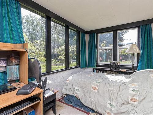 5447 Fowler Rd, Saanich, BC - Indoor Photo Showing Bedroom