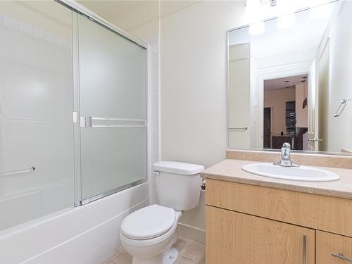 411-623 Treanor Ave, Langford, BC - Indoor Photo Showing Bathroom