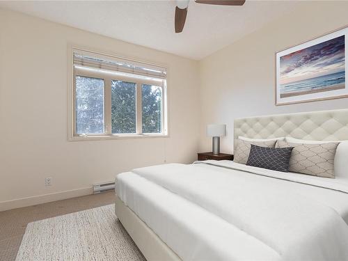 411-623 Treanor Ave, Langford, BC - Indoor Photo Showing Bedroom