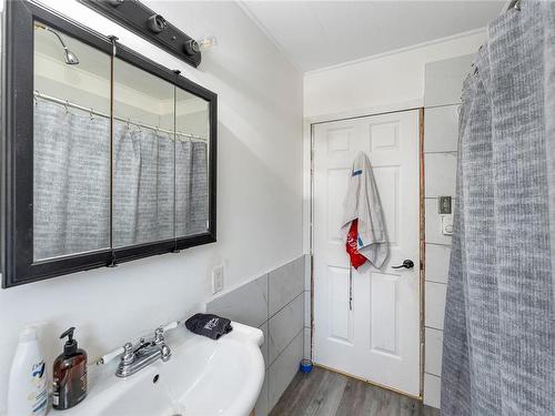 3145 Cook St, Chemainus, BC - Indoor Photo Showing Bathroom