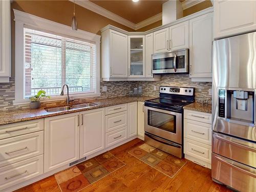 7579 Lemare Cres, Sooke, BC - Indoor Photo Showing Kitchen With Double Sink With Upgraded Kitchen