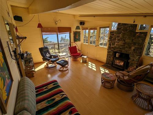 Lt 6 Lake Rd, Lasqueti Island, BC - Indoor With Fireplace