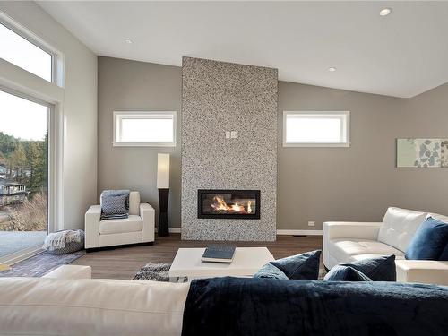 780 Boulder Pl, Langford, BC - Indoor Photo Showing Living Room With Fireplace