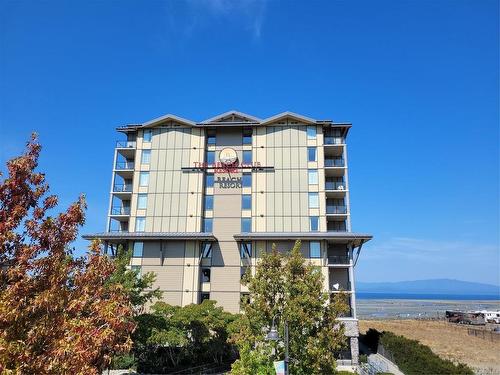 305A-181 Beachside Dr, Parksville, BC - Outdoor With Body Of Water