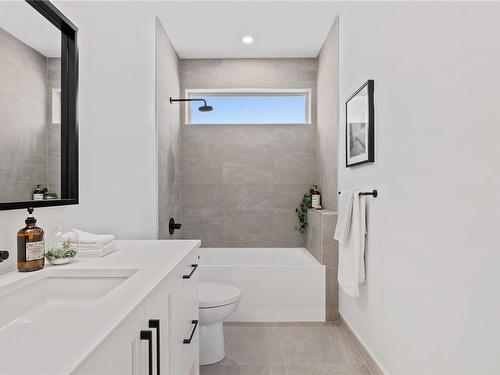 3289 Klanawa Cres, Courtenay, BC - Indoor Photo Showing Bathroom