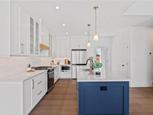 3289 Klanawa Cres, Courtenay, BC - Indoor Photo Showing Kitchen With Upgraded Kitchen