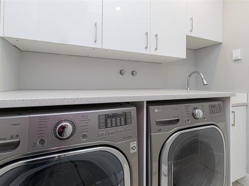 8518 Tribune Terr, North Saanich, BC - Indoor Photo Showing Laundry Room