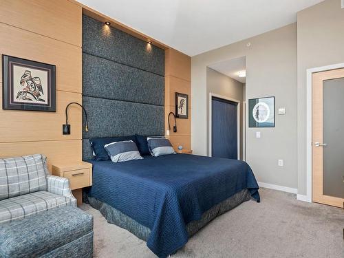 803-4011 Rainbow Hill Lane, Saanich, BC - Indoor Photo Showing Bedroom