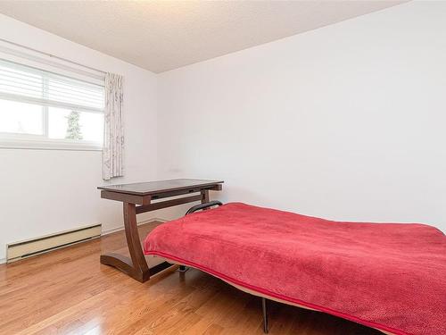 4042 Cavallin Crt, Saanich, BC - Indoor Photo Showing Bedroom